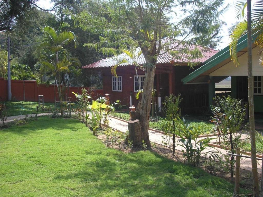 Tamarind Grand Resort Mae Sariang Eksteriør billede
