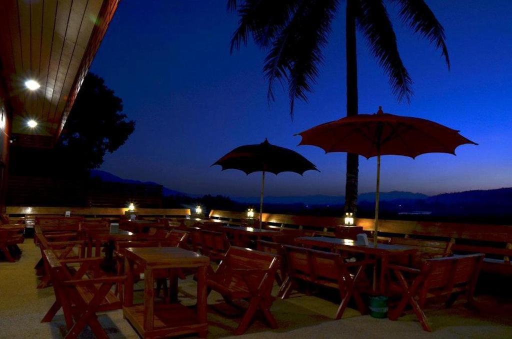 Tamarind Grand Resort Mae Sariang Eksteriør billede