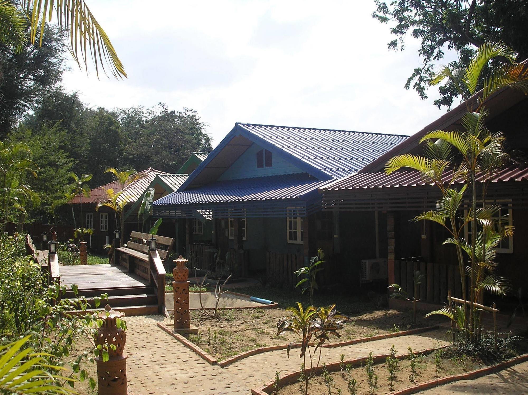 Tamarind Grand Resort Mae Sariang Eksteriør billede